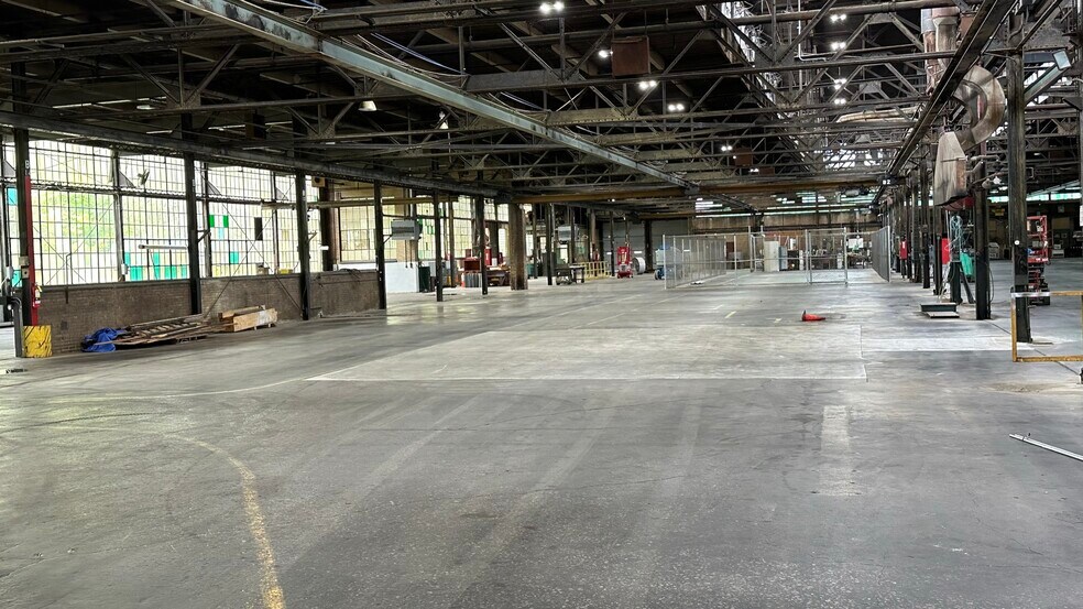 More Photos Of 1500 E 219th St, Euclid Manufacturing For Sale