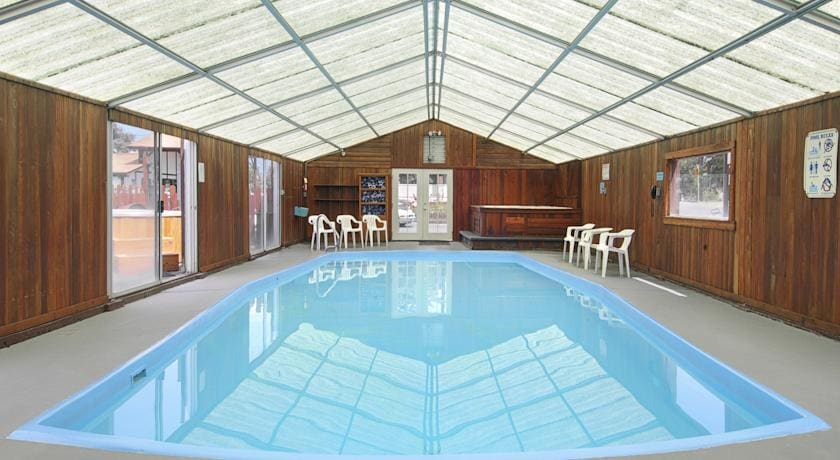 More Photos Of 525 W Rainbow Blvd, Salida Hotel For Sale