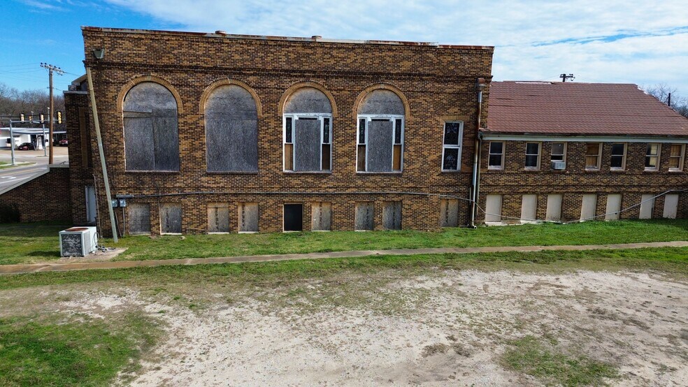 More Photos Of 3907 Lee St, Greenville Religious Facility For Lease