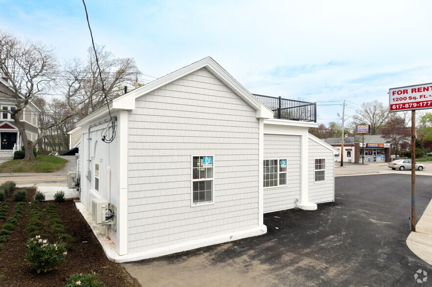 More Photos Of 326 N Washington St, North Attleboro General Retail For Lease