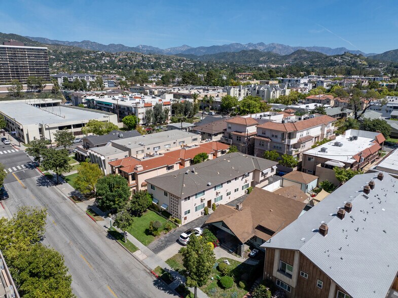 More Photos Of 530 N Maryland Ave, Glendale Apartments For Sale