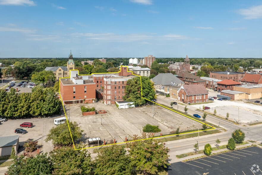 More Photos Of 239 S Cherry St, Galesburg Skilled Nursing Facility For Sale