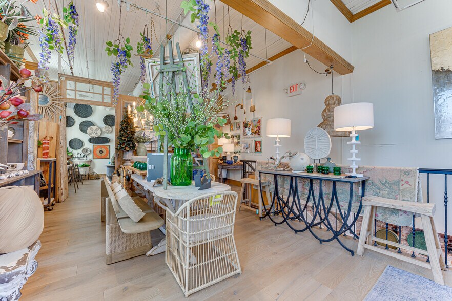 More Photos Of 1008 E 15th St, Plano Storefront Retail Office For Sale