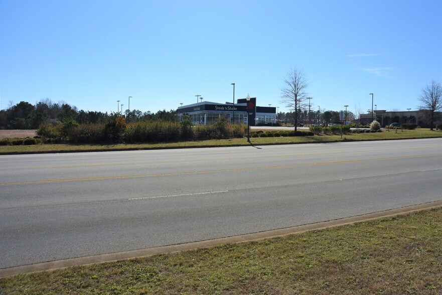 More Photos Of 491 Fob James Dr, Valley Restaurant For Sale