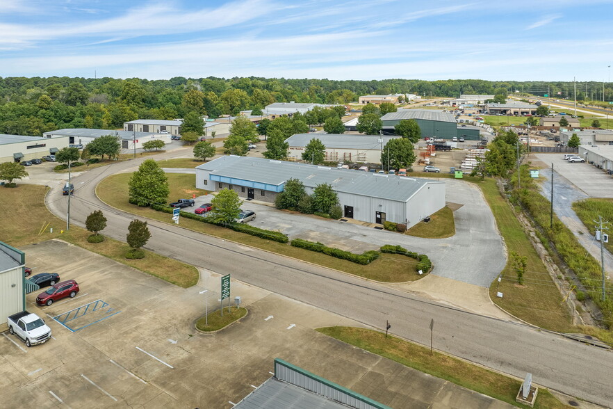 Primary Photo Of 840 Lagoon Business Loop, Montgomery Flex For Sale