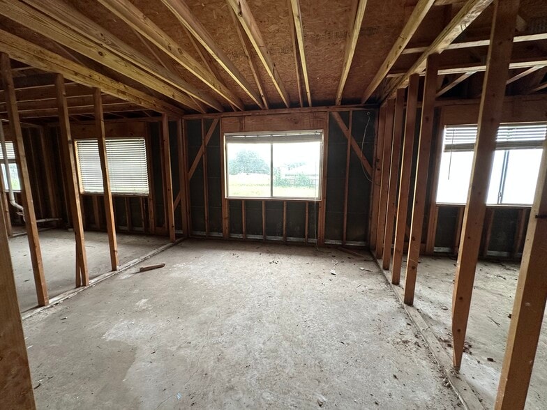 More Photos Of 6628 Crestway Dr, San Antonio Flex For Sale