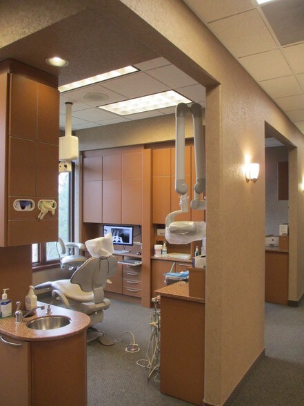 More Photos Of 4640 Nicols Rd, Eagan Medical For Sale