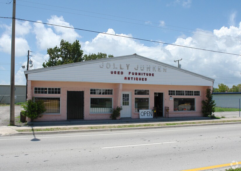 Primary Photo Of , Cocoa General Retail For Sale