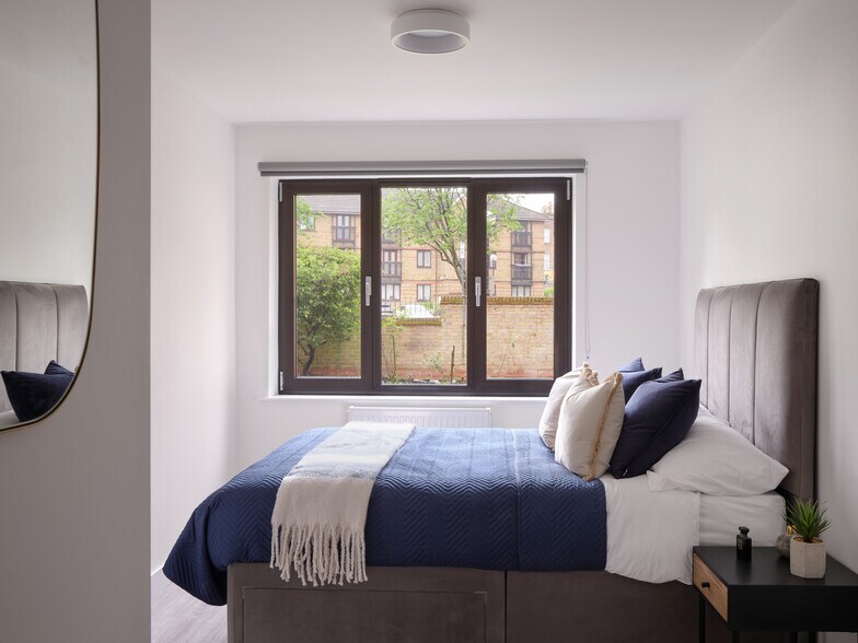 More Photos Of 12 Bryant St, London Apartments For Sale