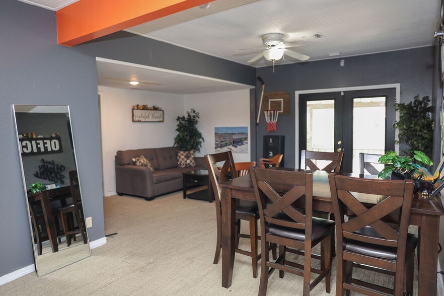 More Photos Of 502 Staitti St, Humble Office Residential For Sale