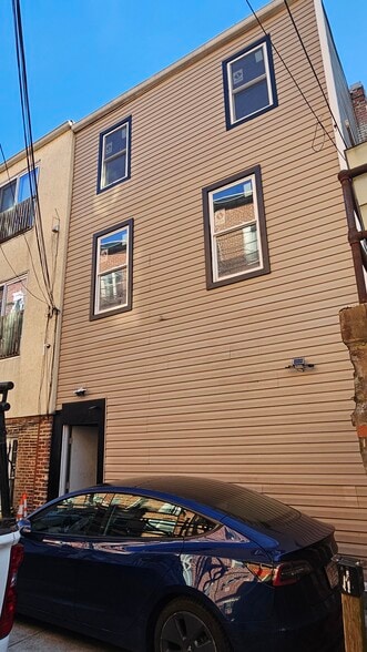 More Photos Of 2102 18th St NW, Washington Office For Lease