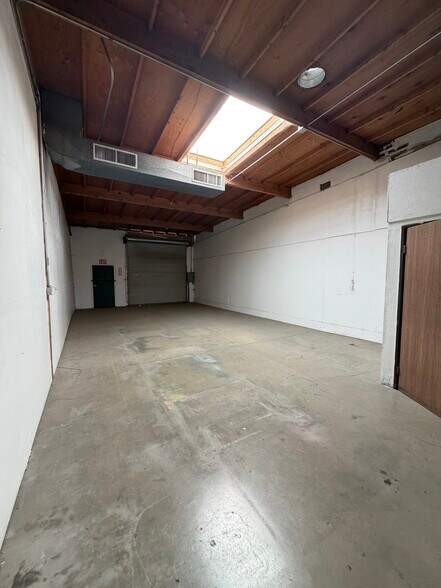 More Photos Of 280 Avenida Campillo, Calexico Flex For Lease