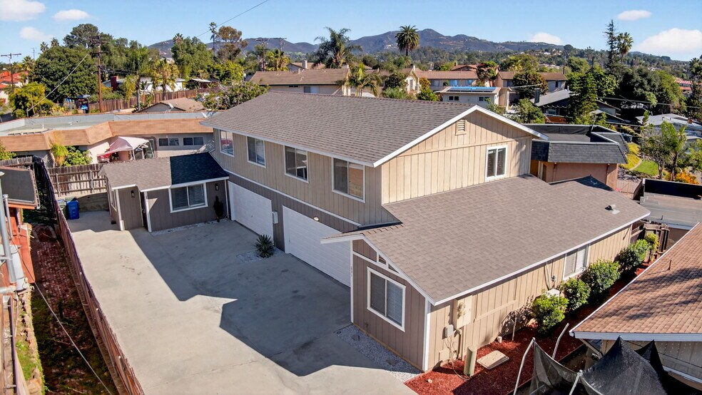 Primary Photo Of 631 Hillside Ter, Vista Apartments For Sale