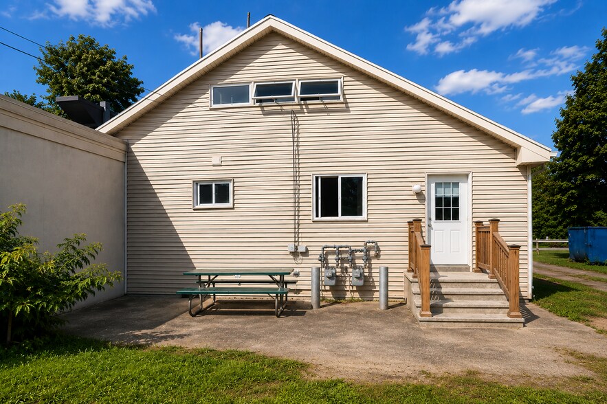 More Photos Of 379-381 Sconticut Neck Rd, Fairhaven Storefront Retail Office For Sale