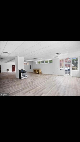 More Photos Of 80-82 Jersey St, Trenton Storefront Retail Residential For Lease