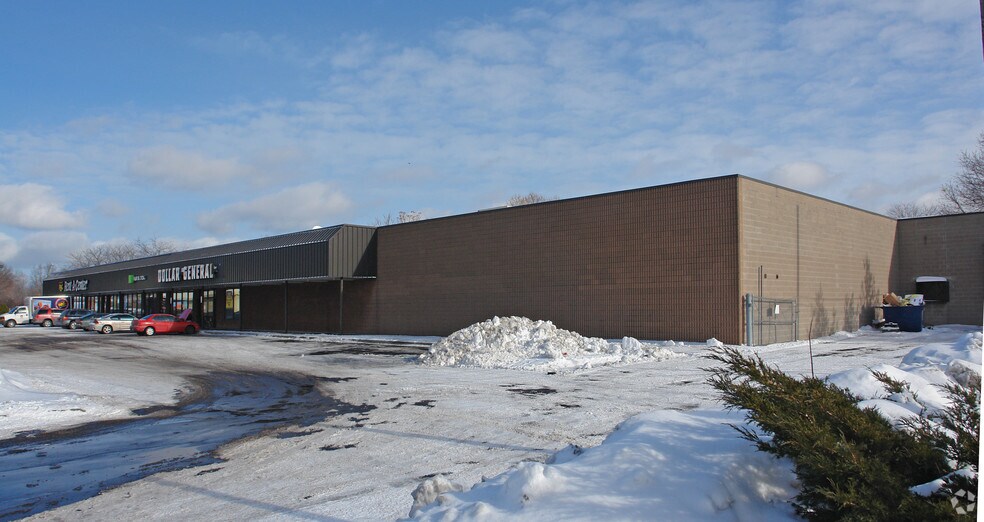 More Photos Of 820-850 Lake Ave, Rochester Unknown For Lease