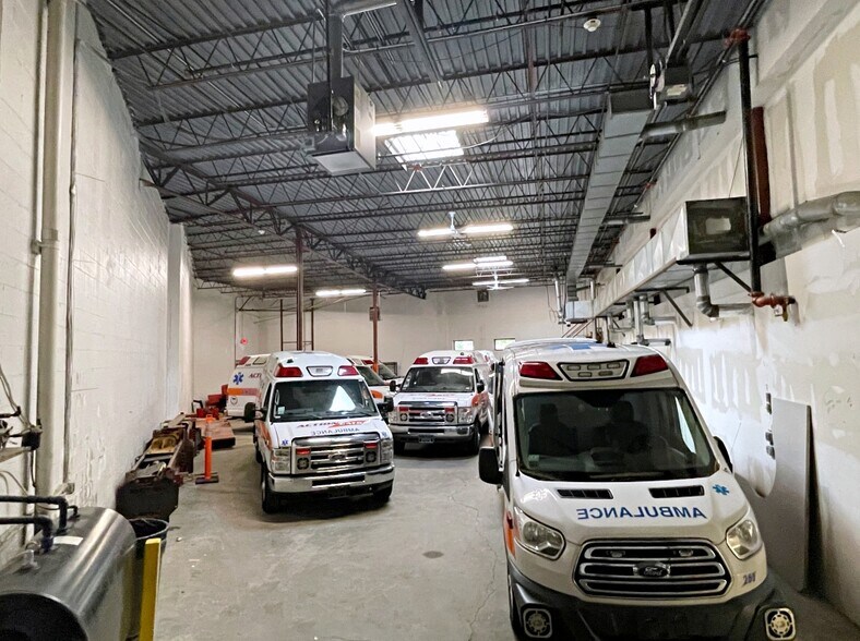 More Photos Of 30R Pine St, Stoneham Industrial For Lease