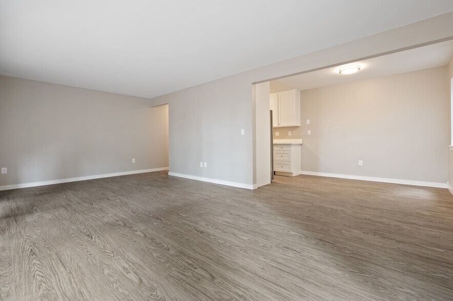 More Photos Of 11521 Greenwood Ave N, Seattle Apartments For Sale