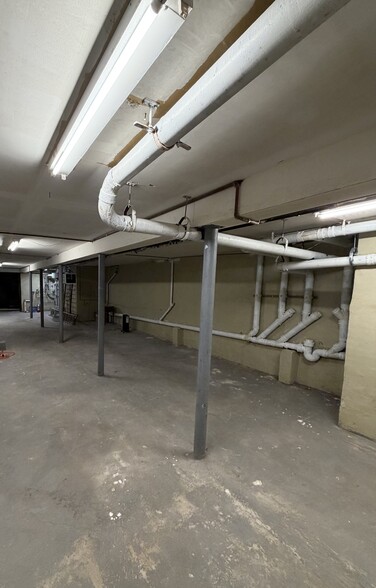 More Photos Of 225 34th St, Brooklyn Light Manufacturing For Lease
