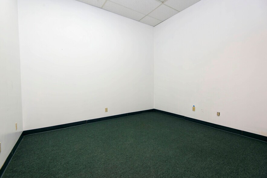 More Photos Of 3800-3900 S Campbell Ave, Springfield Unknown For Lease