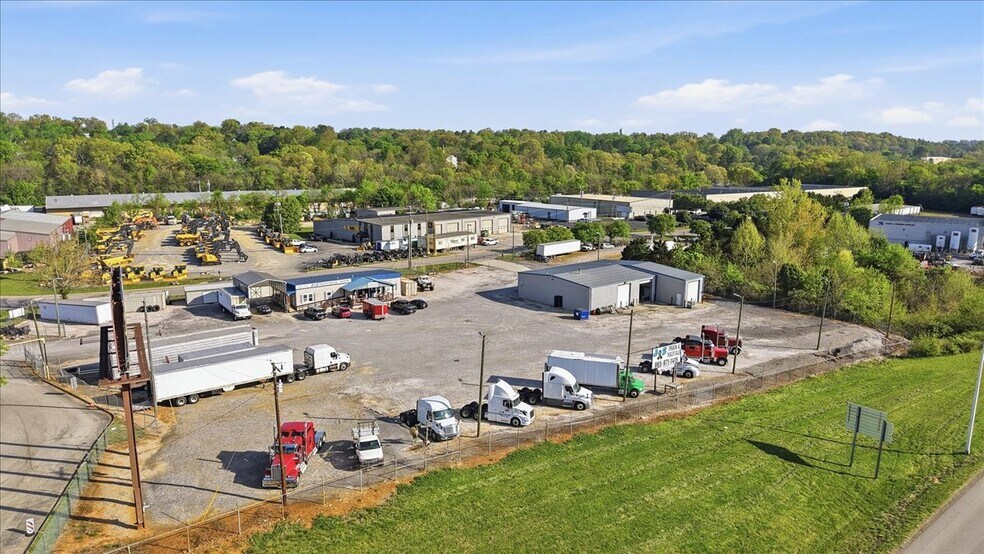 More Photos Of 2816 John Deere Dr, Knoxville Warehouse For Sale