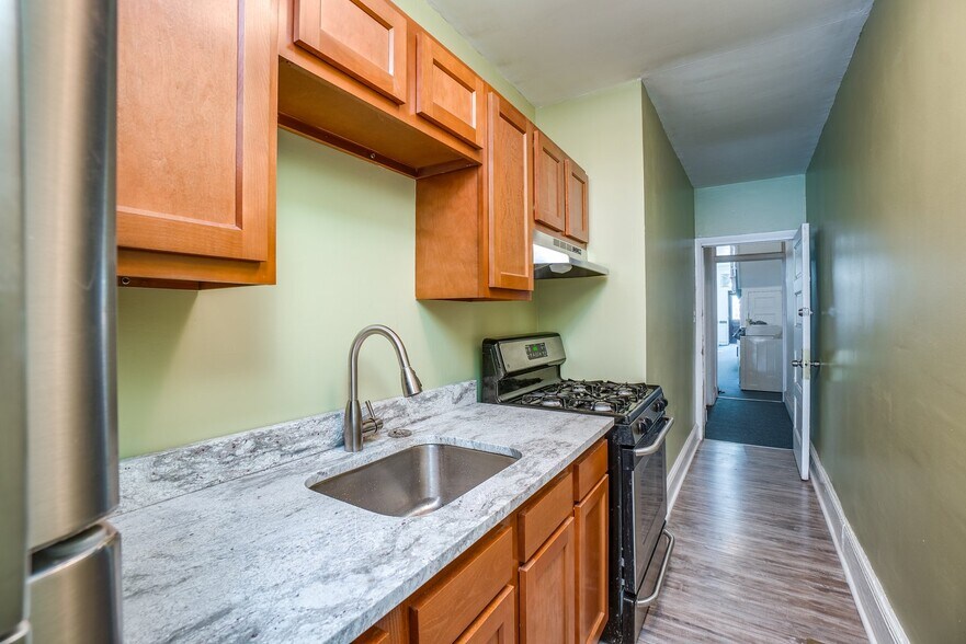 More Photos Of 837 Hollins St, Baltimore Apartments For Sale