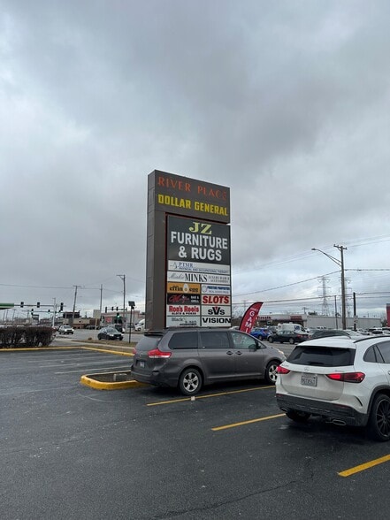 More Photos Of 2 River Pl, Lansing Unknown For Lease