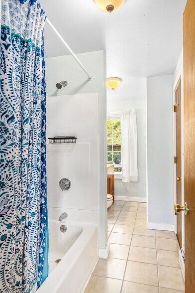 More Photos Of 557 Center Rd, New Shoreham Apartments For Sale