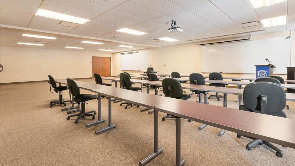 More Photos Of 200 N Whitewoman St, Coshocton Office For Sale