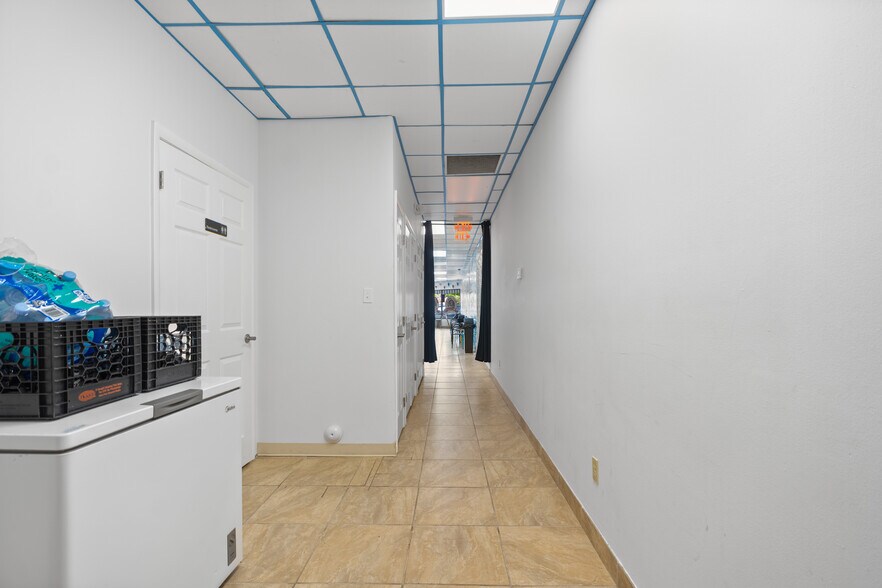 More Photos Of 9866 W Sample Rd, Coral Springs Storefront Retail Office For Lease