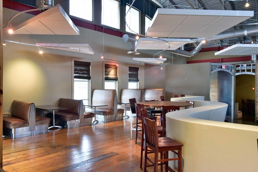 More Photos Of 2807 Meredyth Dr, Albany Restaurant For Sale