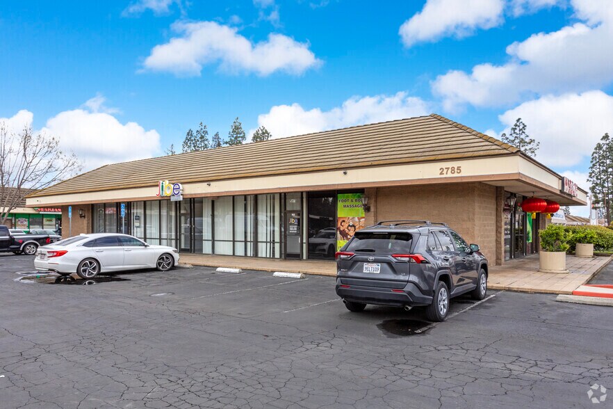 More Photos Of 2745-2787 W Shaw Ave, Fresno Unknown For Lease