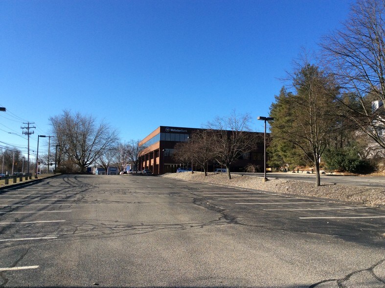 More Photos Of 375 Bridgeport Ave, Shelton Medical For Lease