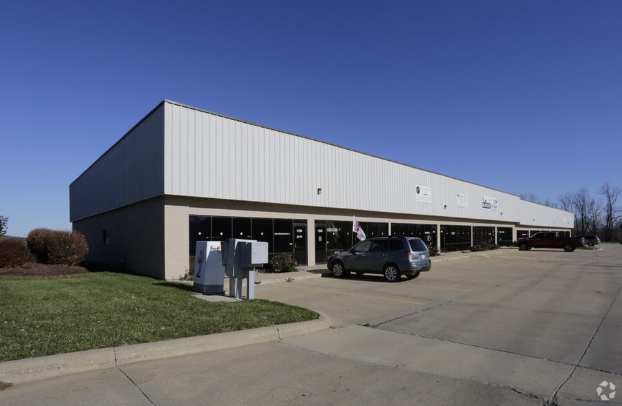 More Photos Of 1276-1298 Eisenhower Rd, Leavenworth Warehouse For Lease