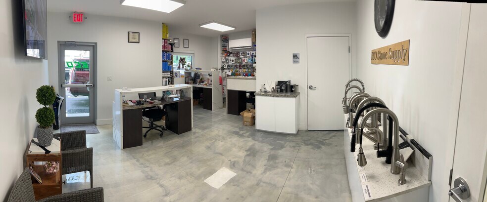 More Photos Of 2757-2761 W 77th Pl, Hialeah Warehouse For Sale