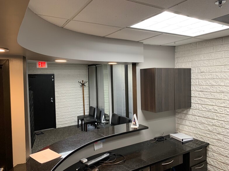 More Photos Of 519 N Cass Ave, Westmont Medical For Lease