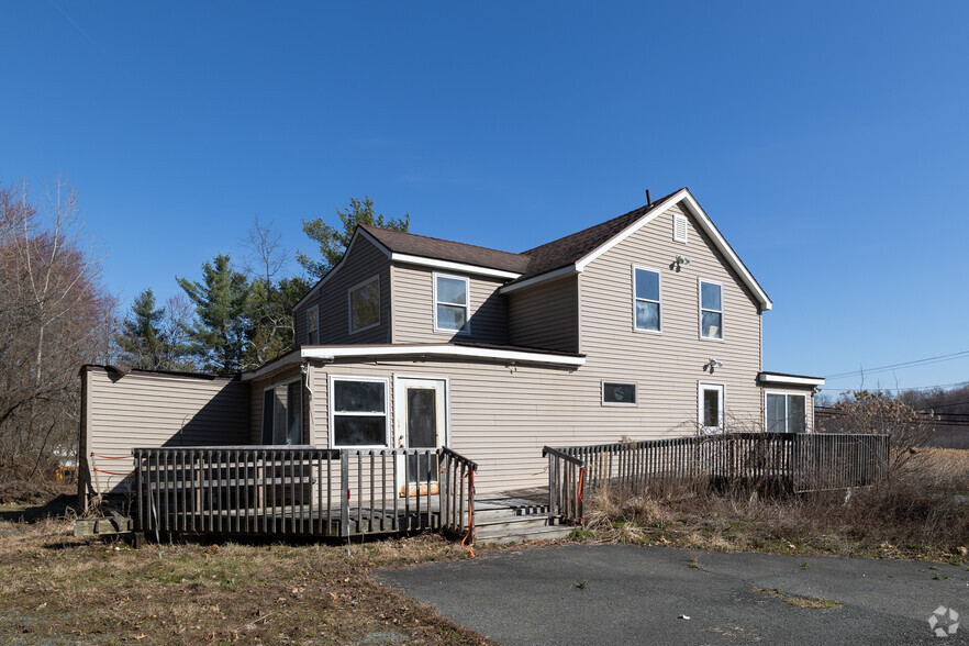 Primary Photo Of 1598 Columbia Tpke, Castleton On Hudson Freestanding For Sale