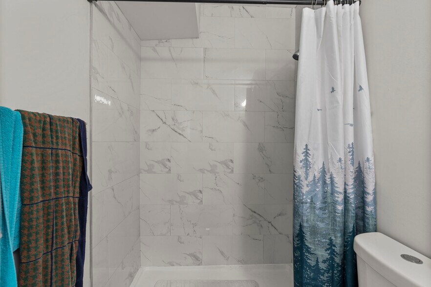 More Photos Of 4710 Liberty Heights Ave, Baltimore General Retail For Sale