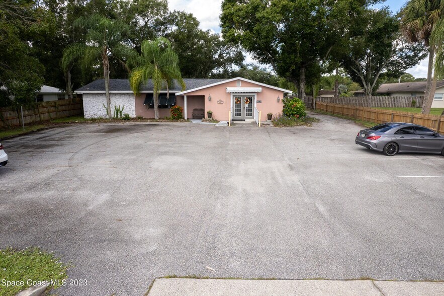 More Photos Of 4030 Minton Rd, Melbourne Office For Sale