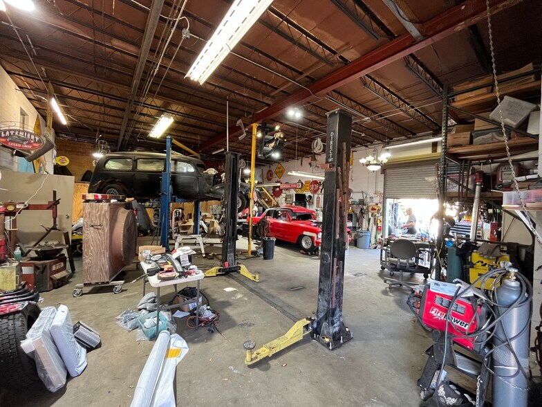 More Photos Of 2254 16th Ave N, Saint Petersburg Light Manufacturing For Sale