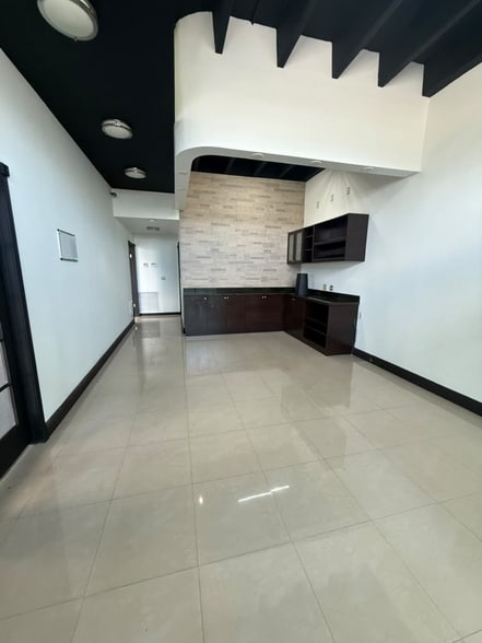 More Photos Of 7227 Bird Rd, Miami Storefront For Lease