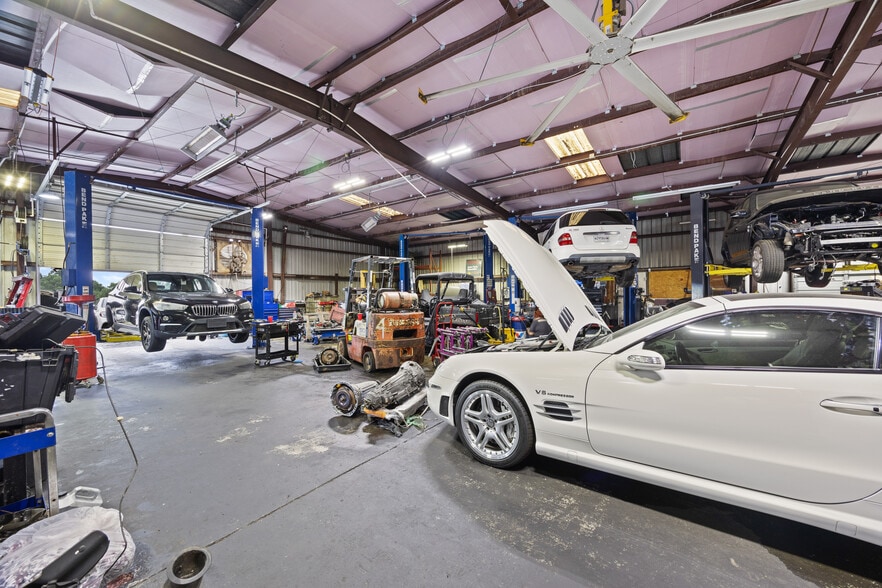 More Photos Of 1821 Augusta Rd, West Columbia Auto Repair For Sale