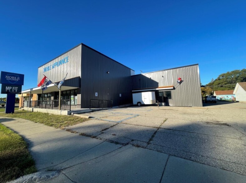 More Photos Of 512 S Mission St, Mount Pleasant Freestanding For Lease