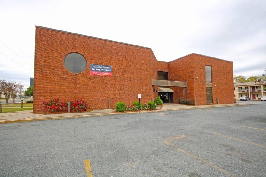 More Photos Of 1444 Watson Blvd, Warner Robins Office For Lease