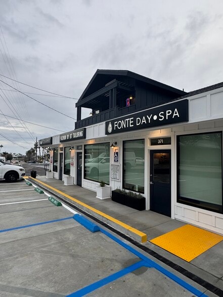 More Photos Of 363-371 N Old Newport Blvd, Newport Beach Freestanding For Lease