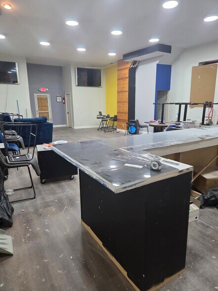 More Photos Of 8201 S Broadway, Saint Louis Office For Lease