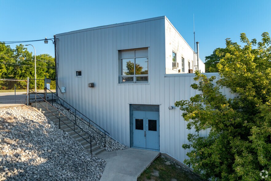 More Photos Of 2380 Military St, Port Huron Industrial For Sale