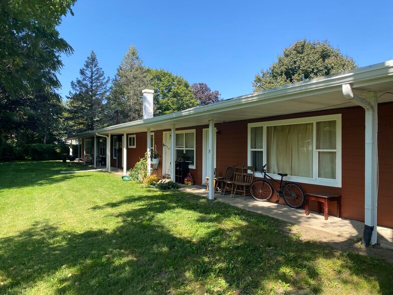 More Photos Of 218 E River St, Rockton Apartments For Sale