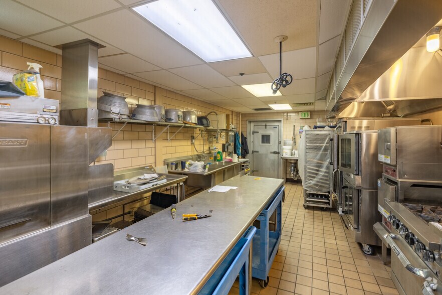 More Photos Of 3301 N Front St, Harrisburg Office For Sale