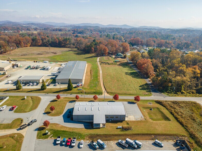 More Photos Of 25 Reeds Way, Flat Rock Warehouse For Lease